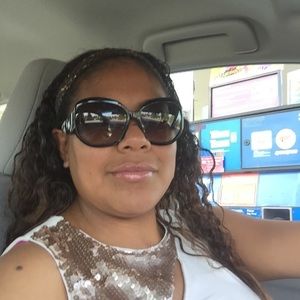 Meet your Posher, Viviana